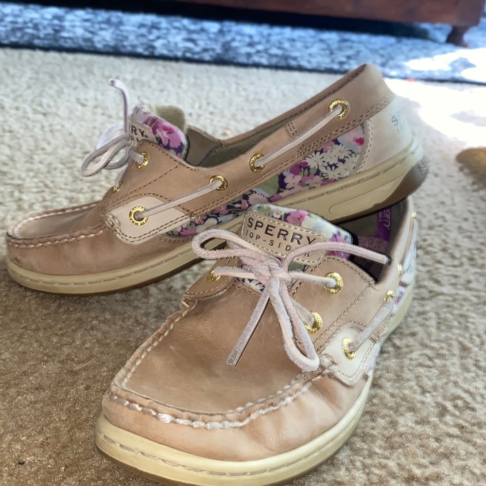 Floral Women’s Sperry Topsider shoe.